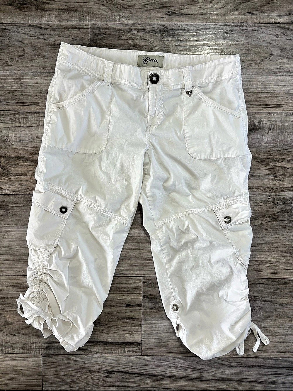 Vintage Y2K Guess Women's Cargo Capri Pants in White Like New